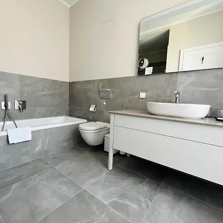 Luxury / 3-raum-suite An Der Frauenkirche / 4 *