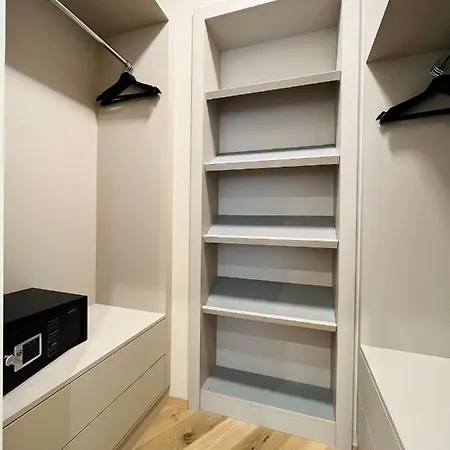 Luxury / 3-raum-suite An Der Frauenkirche / 4 Dresden