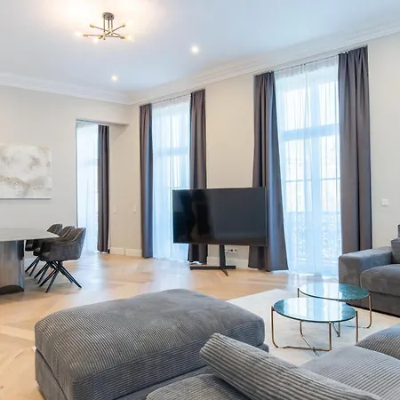 Luxury / 3-raum-suite An Der Frauenkirche / 4 *